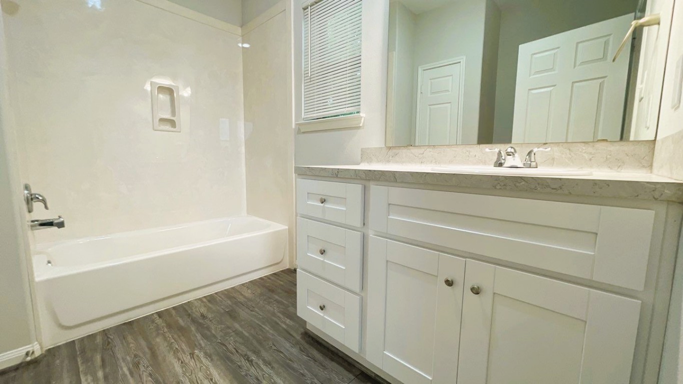 4209 Mallow Street, Unit B Houston, TX 77051 - Photo 12 of 24