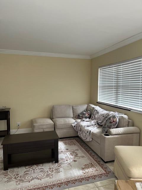 740 Monaco P, Unit P Delray Beach, FL 33446 - Photo 6 of 14 a living room with furniture and a window