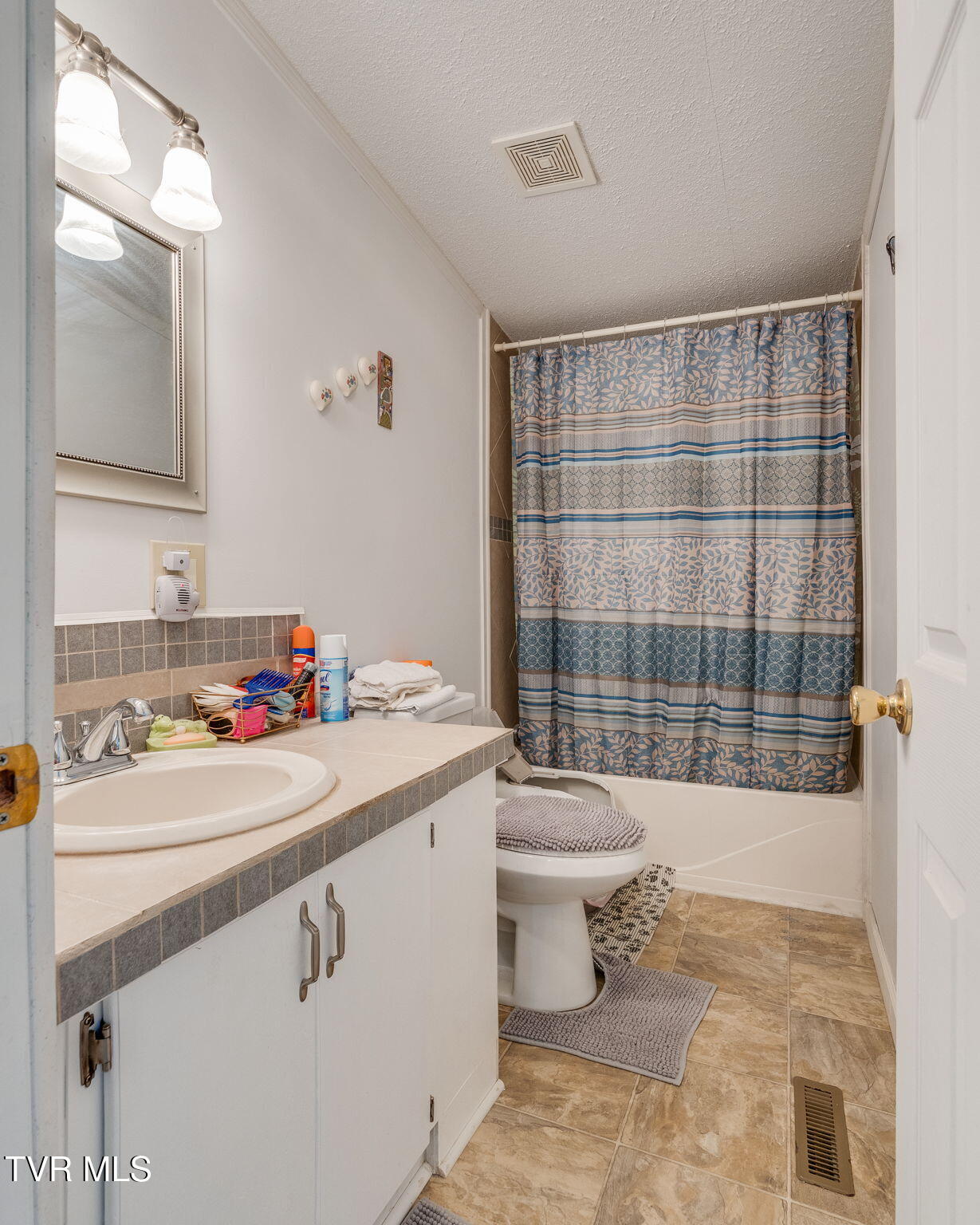 2529 Overlook Road Kingsport, TN 37664 - Photo 18 of 25 018