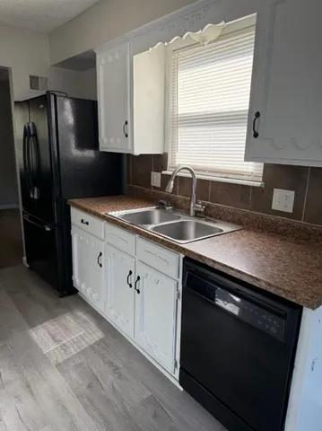 $2,045 | 1512 North Blue Mills Road, Independence, MO 64056