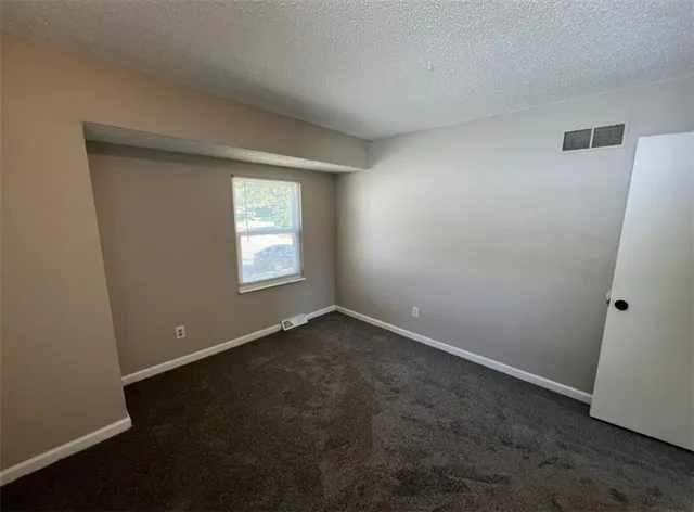 $2,045 | 1512 North Blue Mills Road, Independence, MO 64056