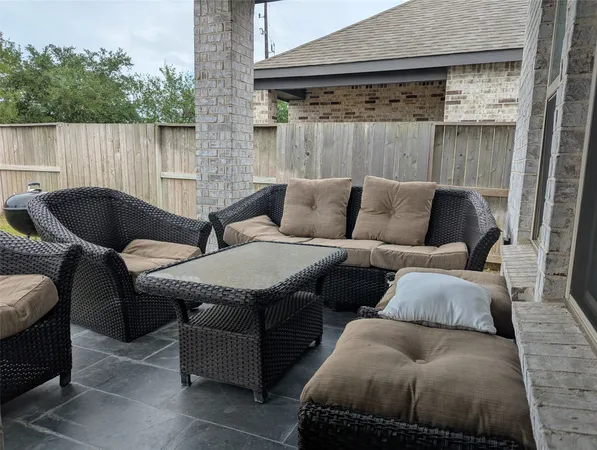 $2,800 | 10503 Dolce Lane, Rosharon, TX 77583