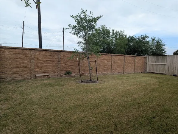 $2,600 | 10503 Dolce Lane, Rosharon, TX 77583