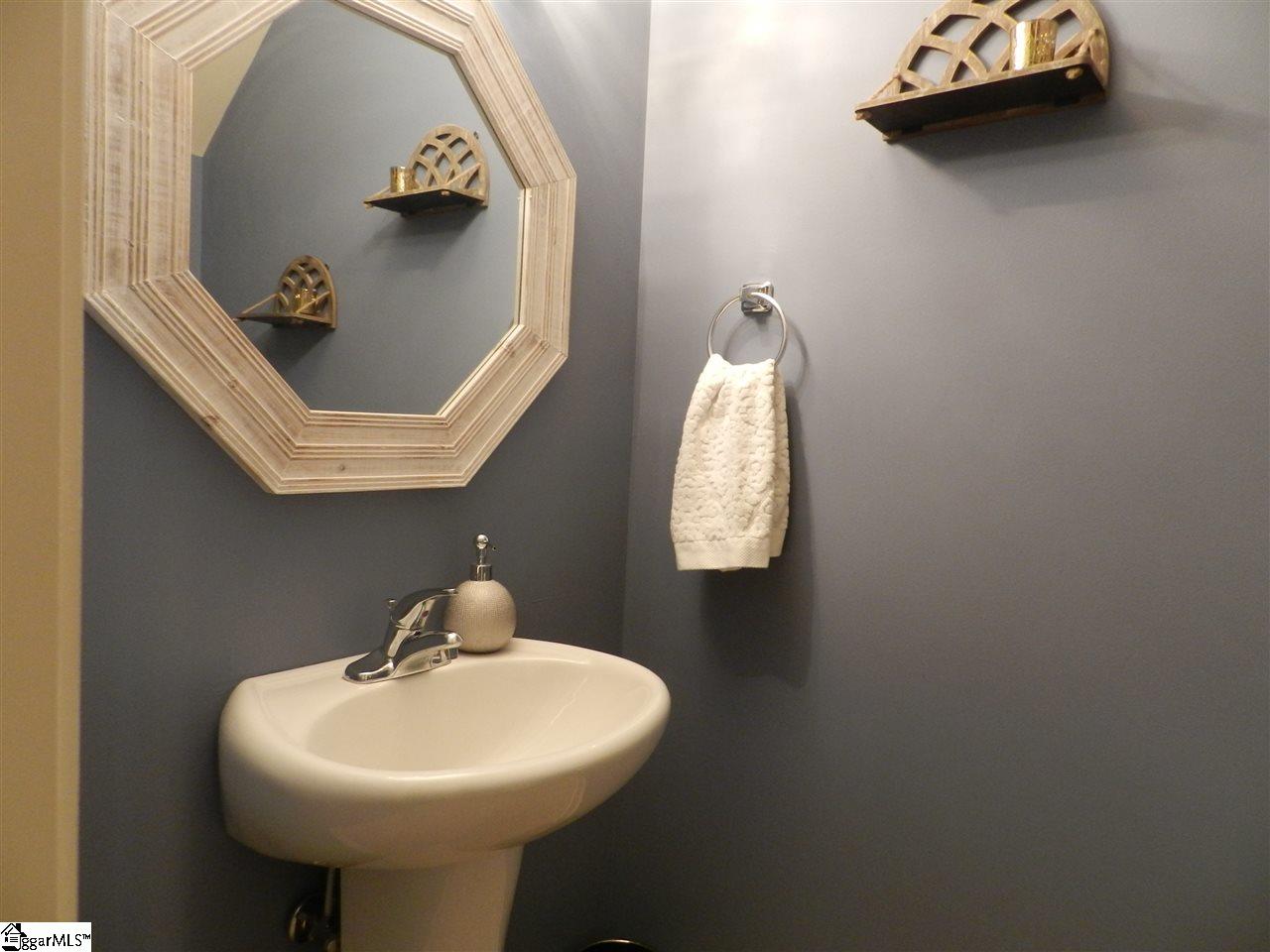 1126 East Lee Road Taylors, SC 29687 - Photo 12 of 24 Gallery Image 12