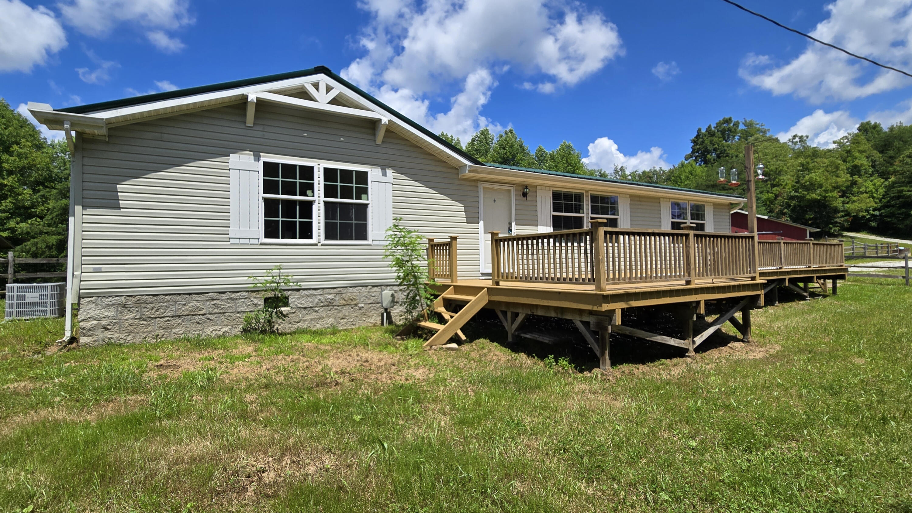 693 Windy Hill Road Campton, KY 41301 - Photo 2 of 44 11