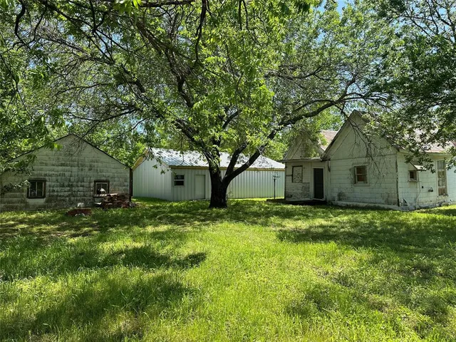 $60,000 | 709 West Navasota Street, Groesbeck, TX 76642
