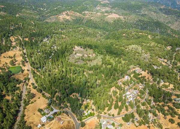 a view of a outdoor space and a lake view