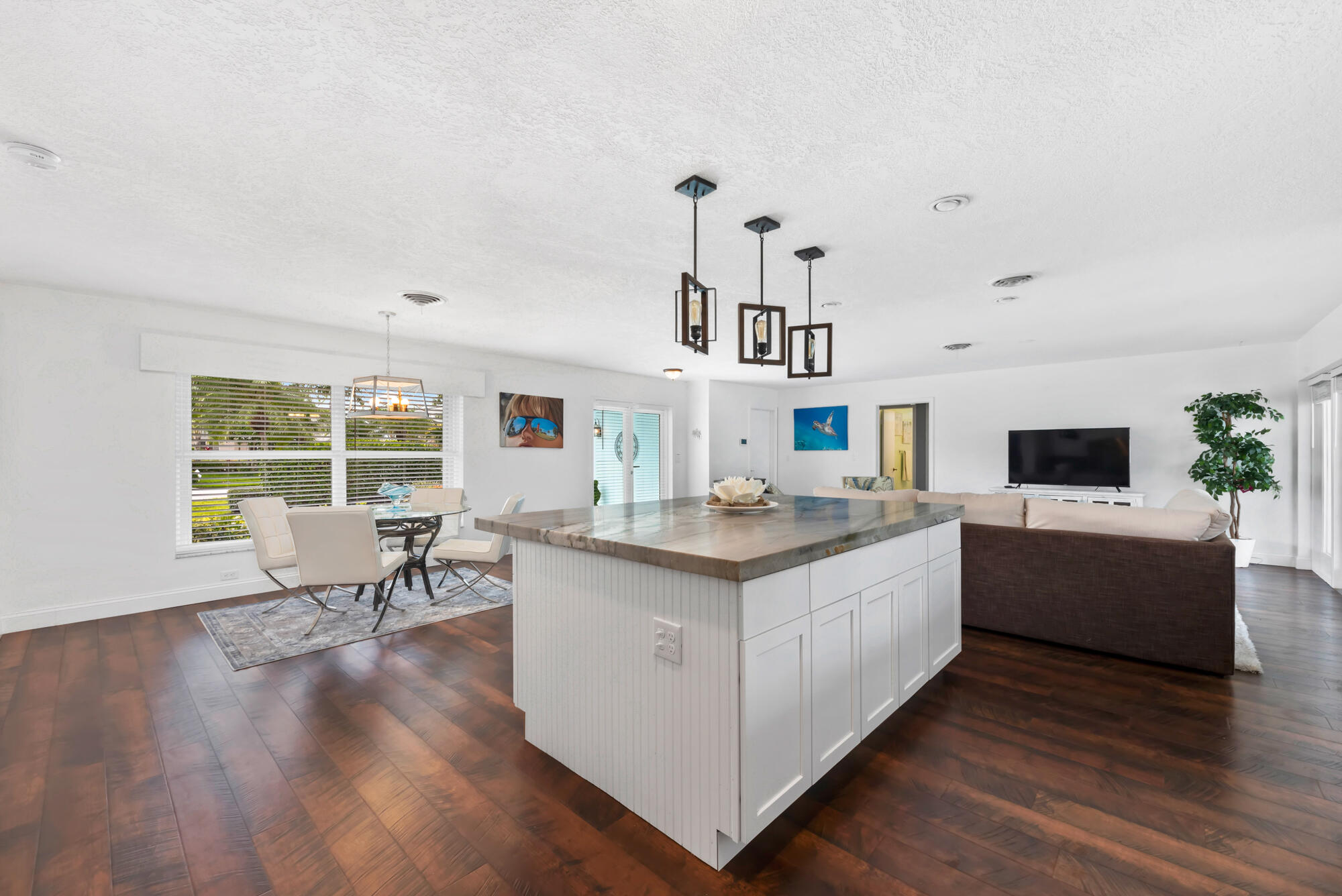 950 Marlin Drive Jupiter, FL 33458 - Photo 11 of 40 950 Marlin Dr Jupiter FL 33458 (25)