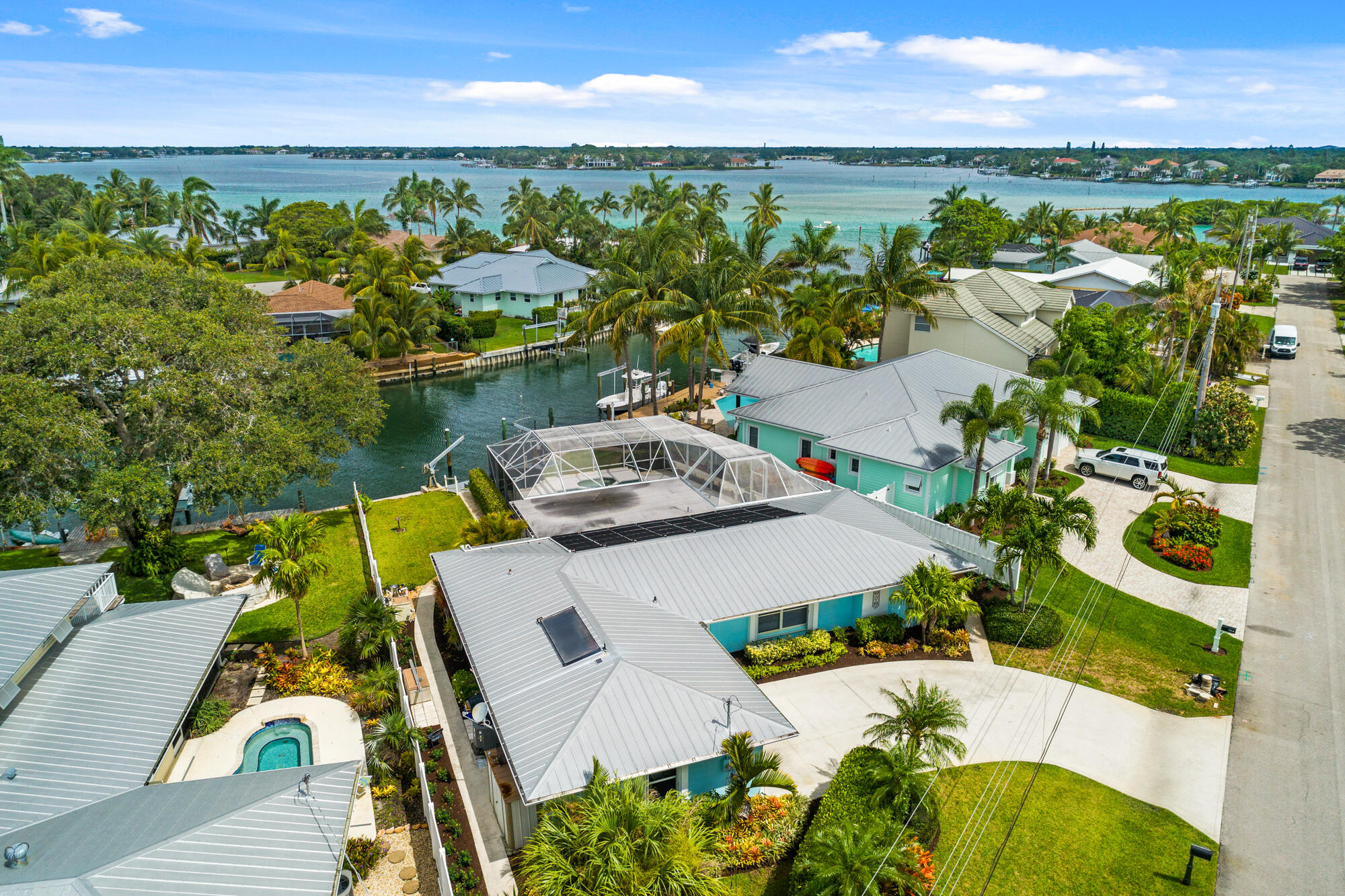 950 Marlin Drive Jupiter, FL 33458 - Photo 3 of 40 950 Marlin Dr Jupiter FL 33458 (6)