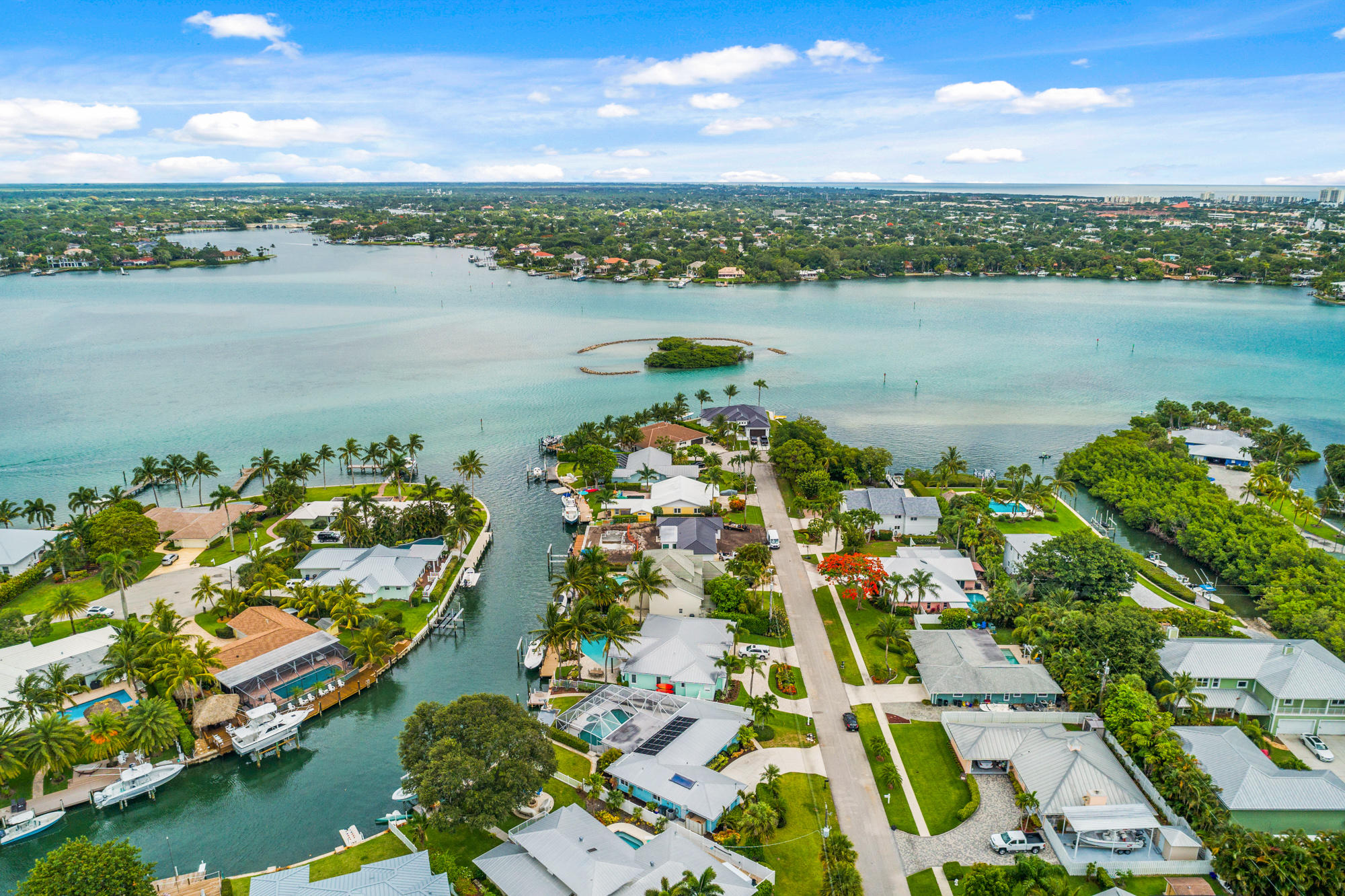 950 Marlin Drive Jupiter, FL 33458 - Photo 35 of 40 950 Marlin Dr Jupiter FL 33458 (14)