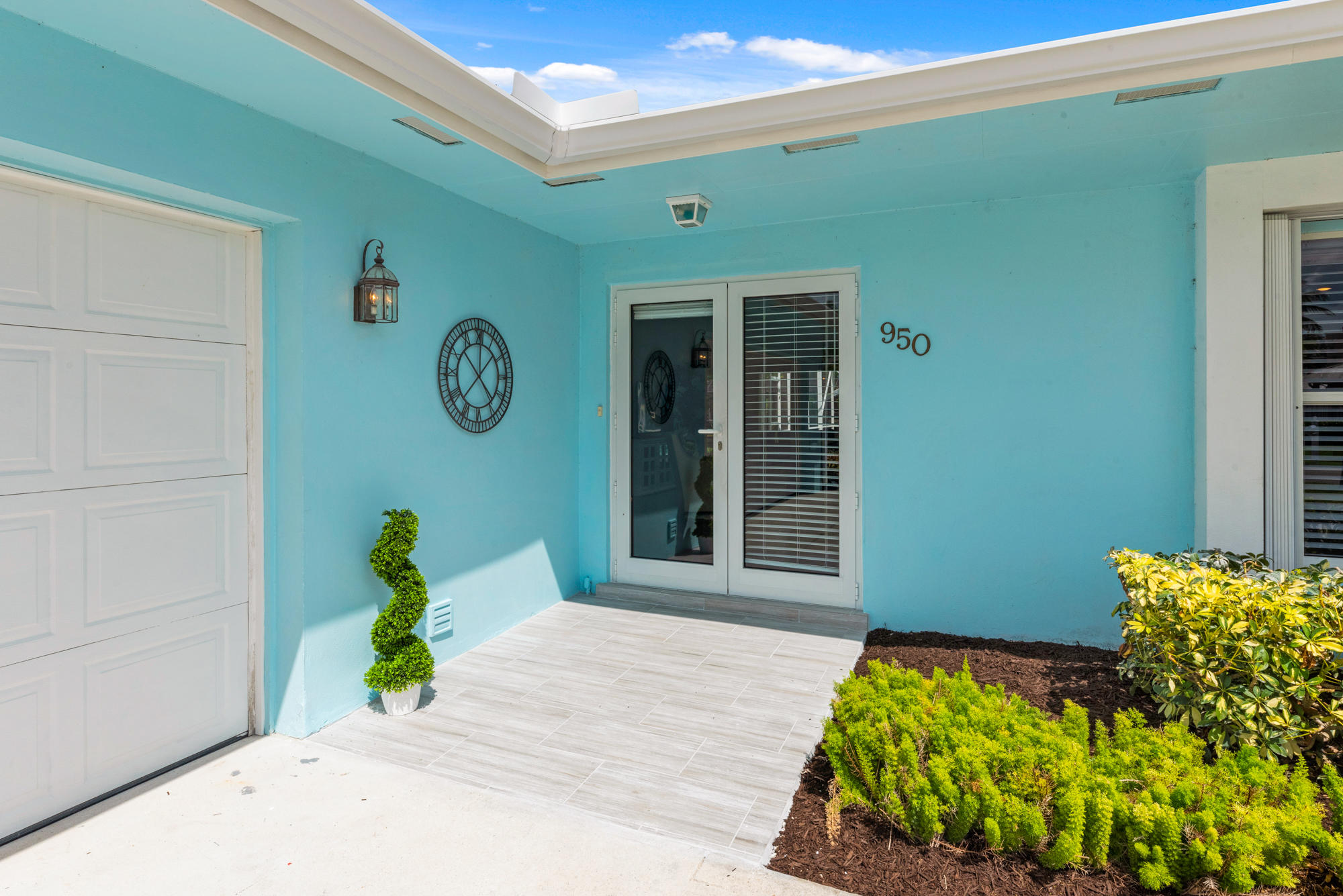 950 Marlin Drive Jupiter, FL 33458 - Photo 5 of 40 950 Marlin Dr Jupiter FL 33458 (16)