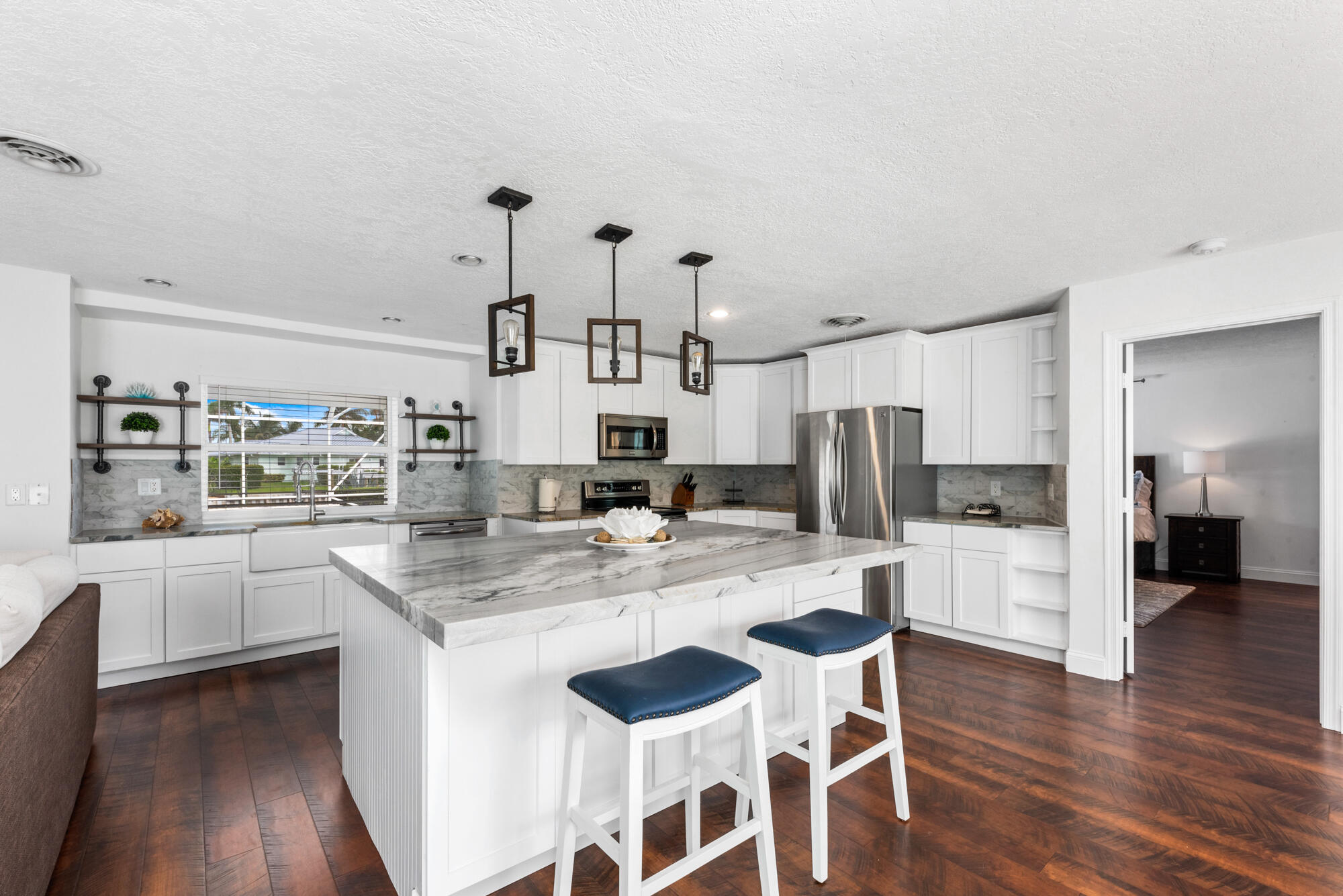 950 Marlin Drive Jupiter, FL 33458 - Photo 8 of 40 950 Marlin Dr Jupiter FL 33458 (22)