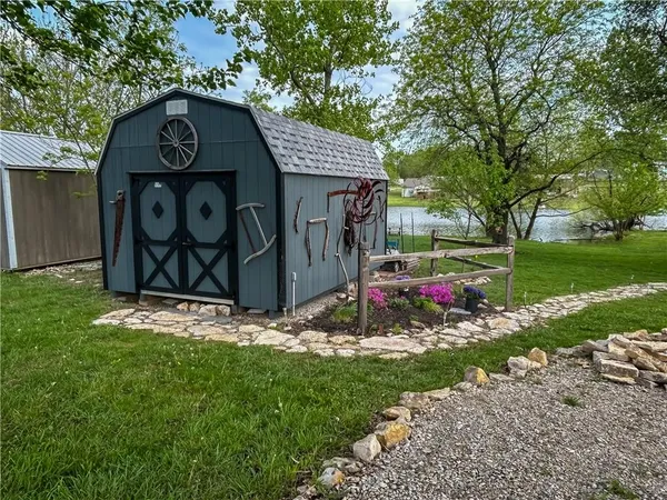 $335,000 | 134 North Linn Valley Drive, Linn Valley, KS 66040