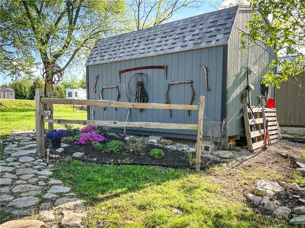 $335,000 | 134 North Linn Valley Drive, Linn Valley, KS 66040