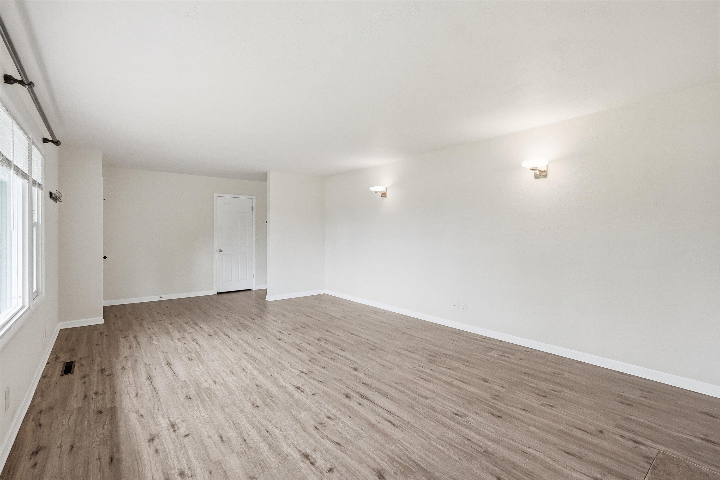 689 South Modoc Avenue Medford, OR 97504 - Photo 9 of 47 Living room