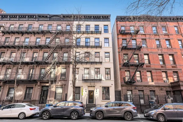 $6,200 | 356 West 48th Street, Unit DUPLEX A | Hell's Kitchen