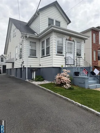 $2,000 | 338 Chase Avenue, Lyndhurst, NJ 07071