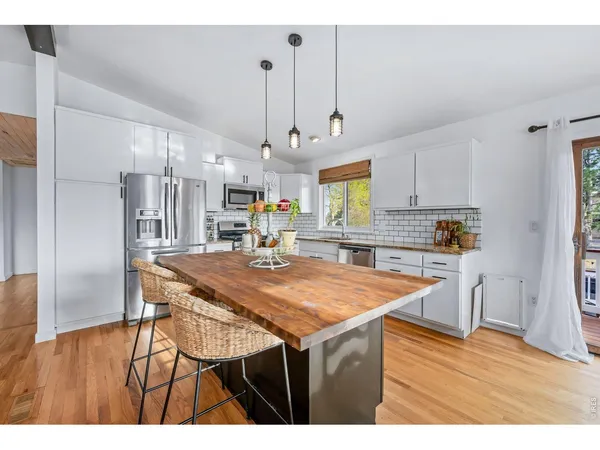 $900,000 | 2021 Riverglen Drive, Berthoud, CO 80513