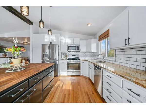 $900,000 | 2021 Riverglen Drive, Berthoud, CO 80513