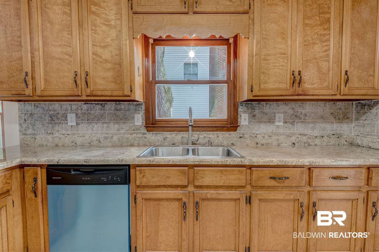 4916 Meredith Court Mobile, AL 36618 - Photo 11 of 32 Stainless Steel Appliance