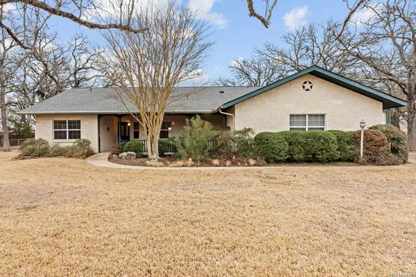 $569,500 | 237 Emerald Loop, Fredericksburg, TX 78624
