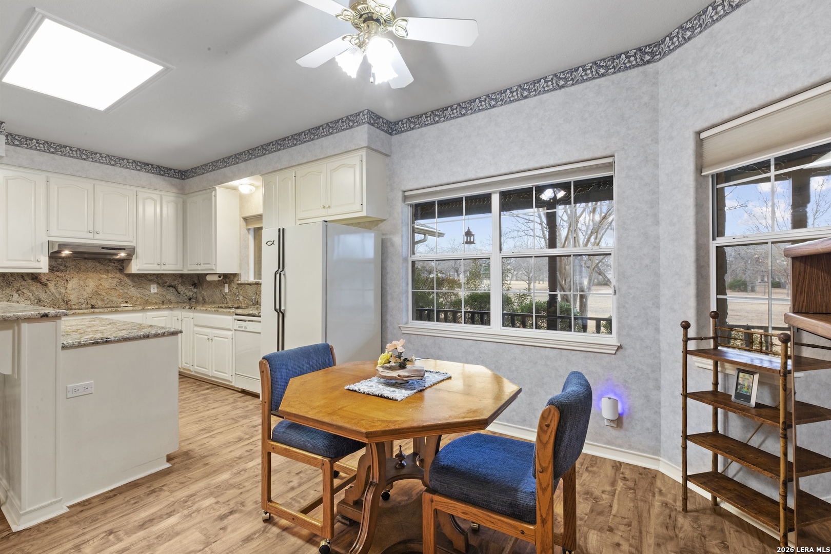 237 Emerald Loop Fredericksburg, TX 78624 - Photo 6 of 38