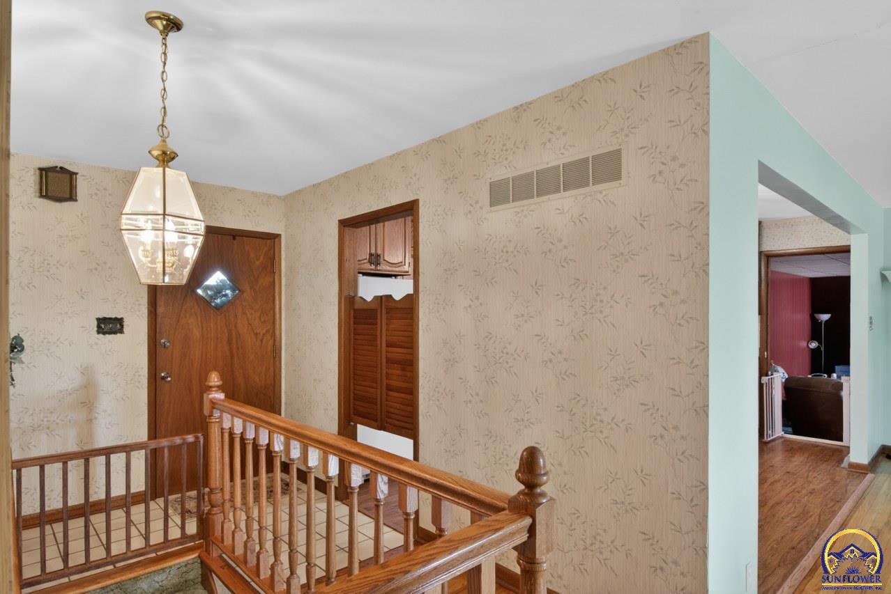 4830 Northwest Pottawatomie Road Topeka, KS 66618 - Photo 9 of 38