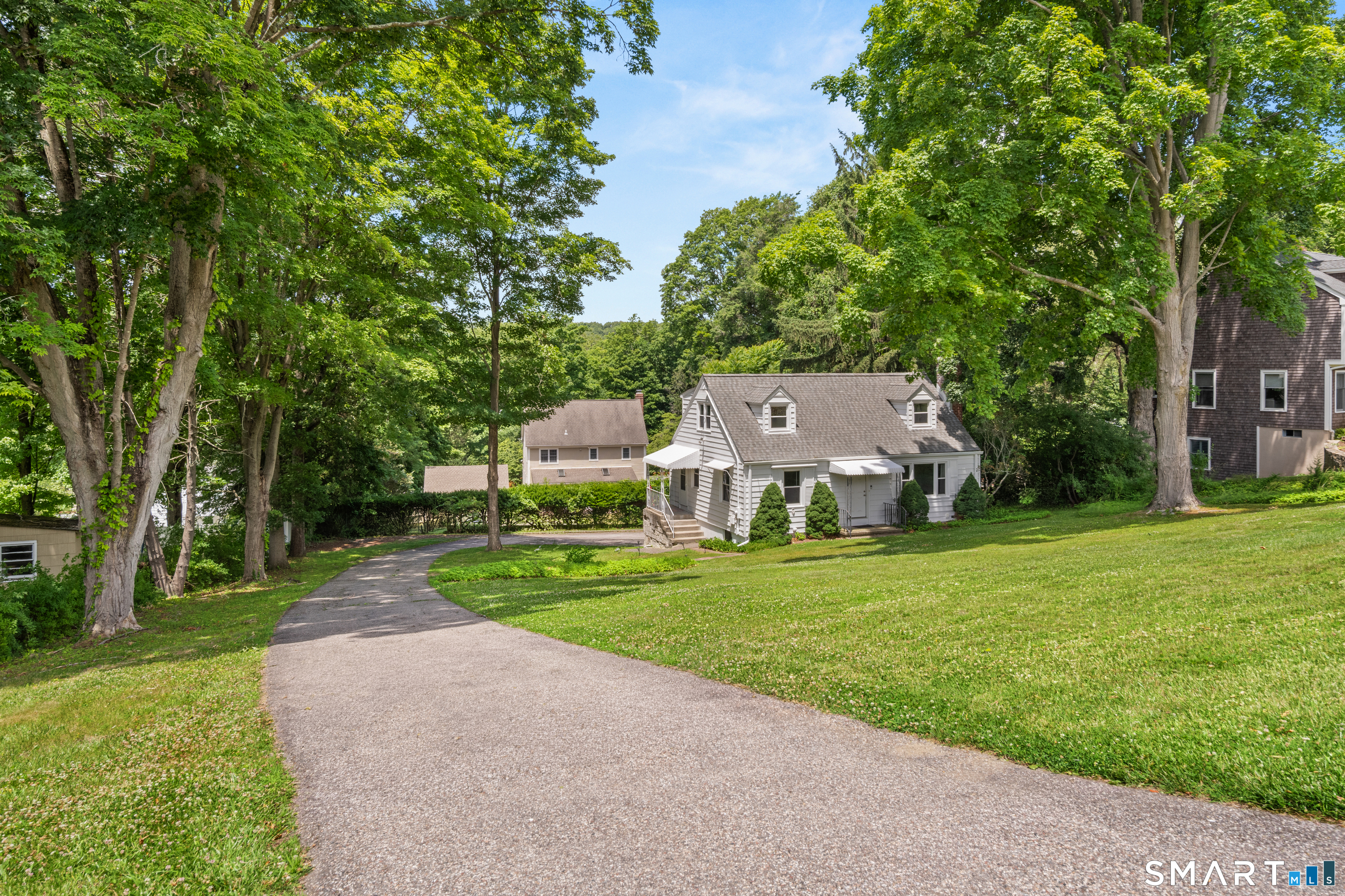 63 Valley View Road Fairfield, CT 06824 - Photo 4 of 30