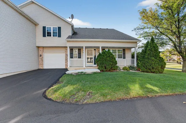 $299,900 | 994 Chandler Lane, Sun Prairie, WI 53590