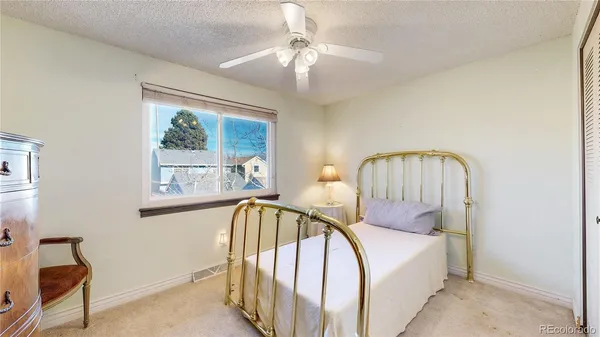 a view of entryway with bedroom and balcony
