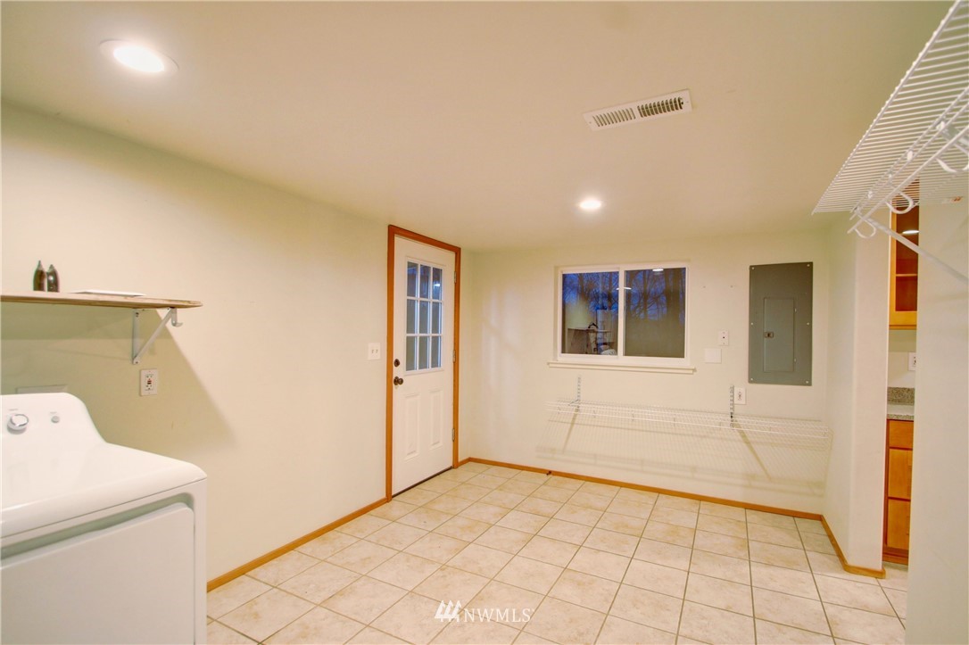 8758 Peavey Road Sedro-Woolley, WA 98284 - Photo 10 of 37 Gallery Image 10