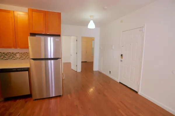 $2,800 | 195 Webster Avenue, Unit 2, Jersey City, NJ 07307