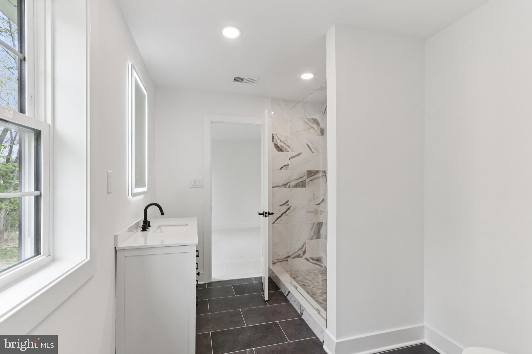 2627 County Line Road Chalfont, PA 18914 - Photo 31 of 75 Jack-and-Jill bathroom