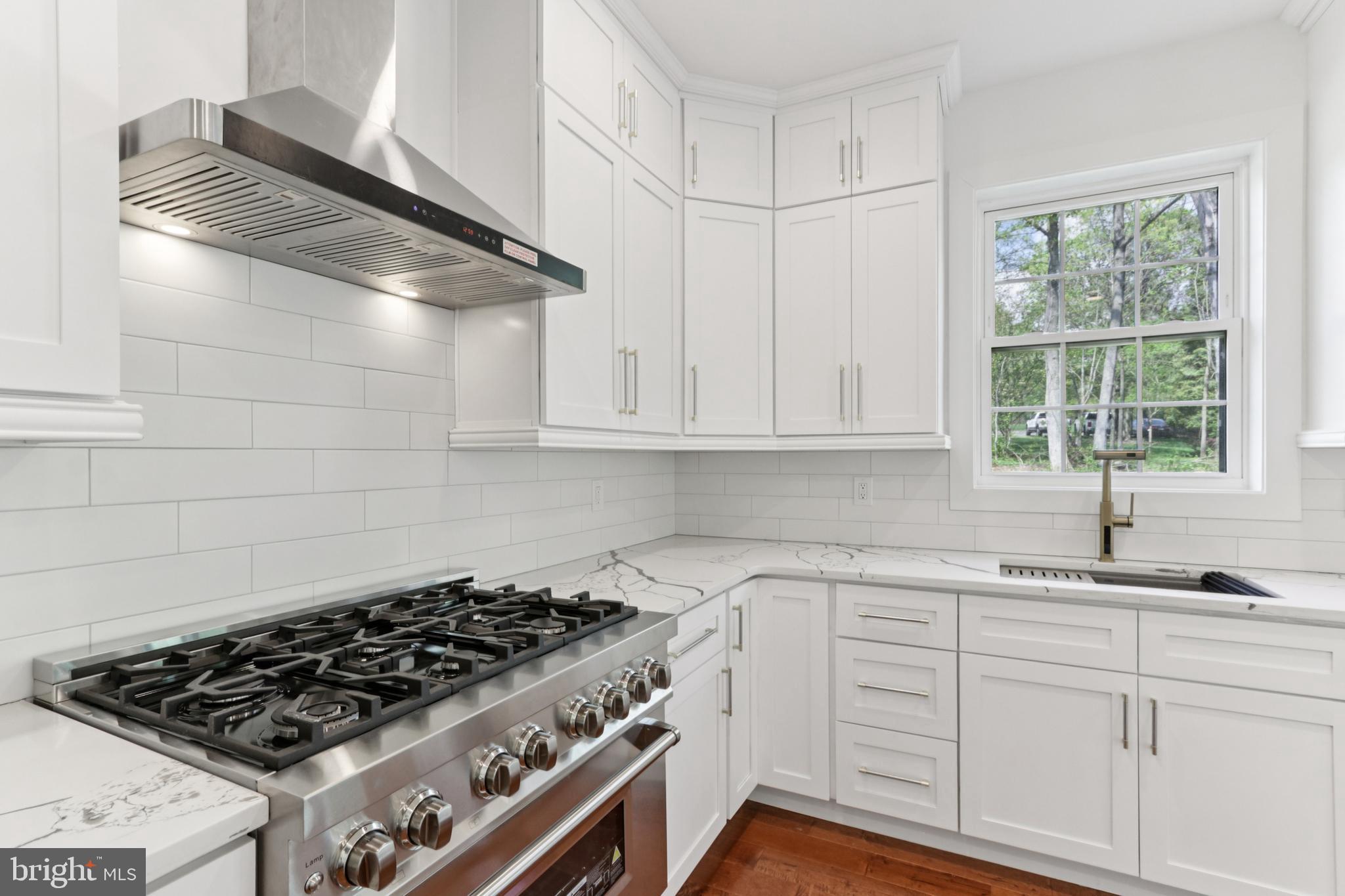 2627 County Line Road Chalfont, PA 18914 - Photo 51 of 75 Zline appliances