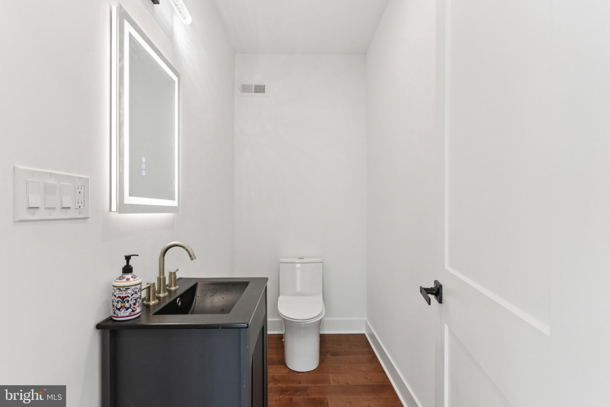 2627 County Line Road Chalfont, PA 18914 - Photo 56 of 75 Powder room