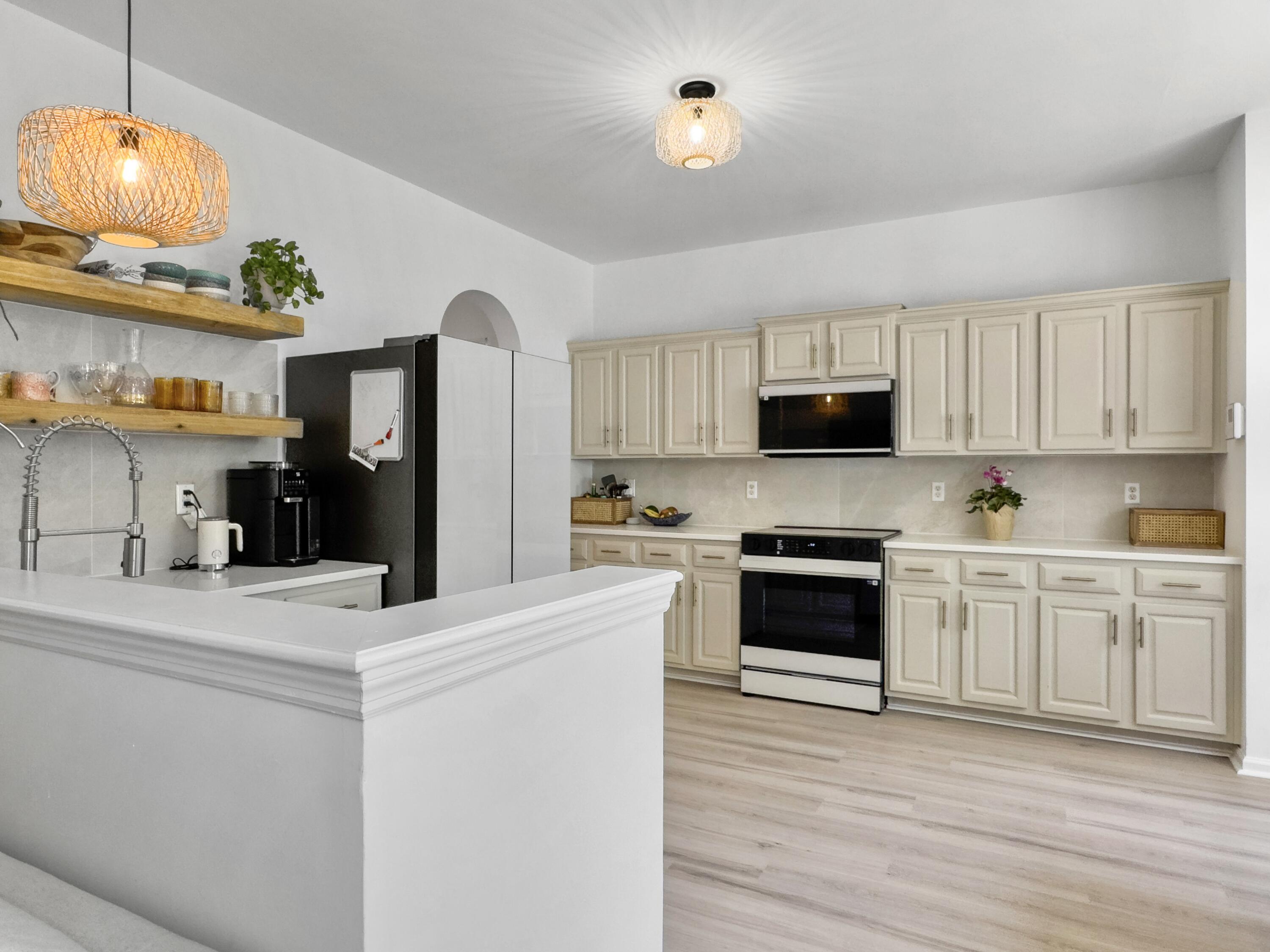 5403 Diston Court North Charleston, SC 29420 - Photo 35 of 70 Kitchen