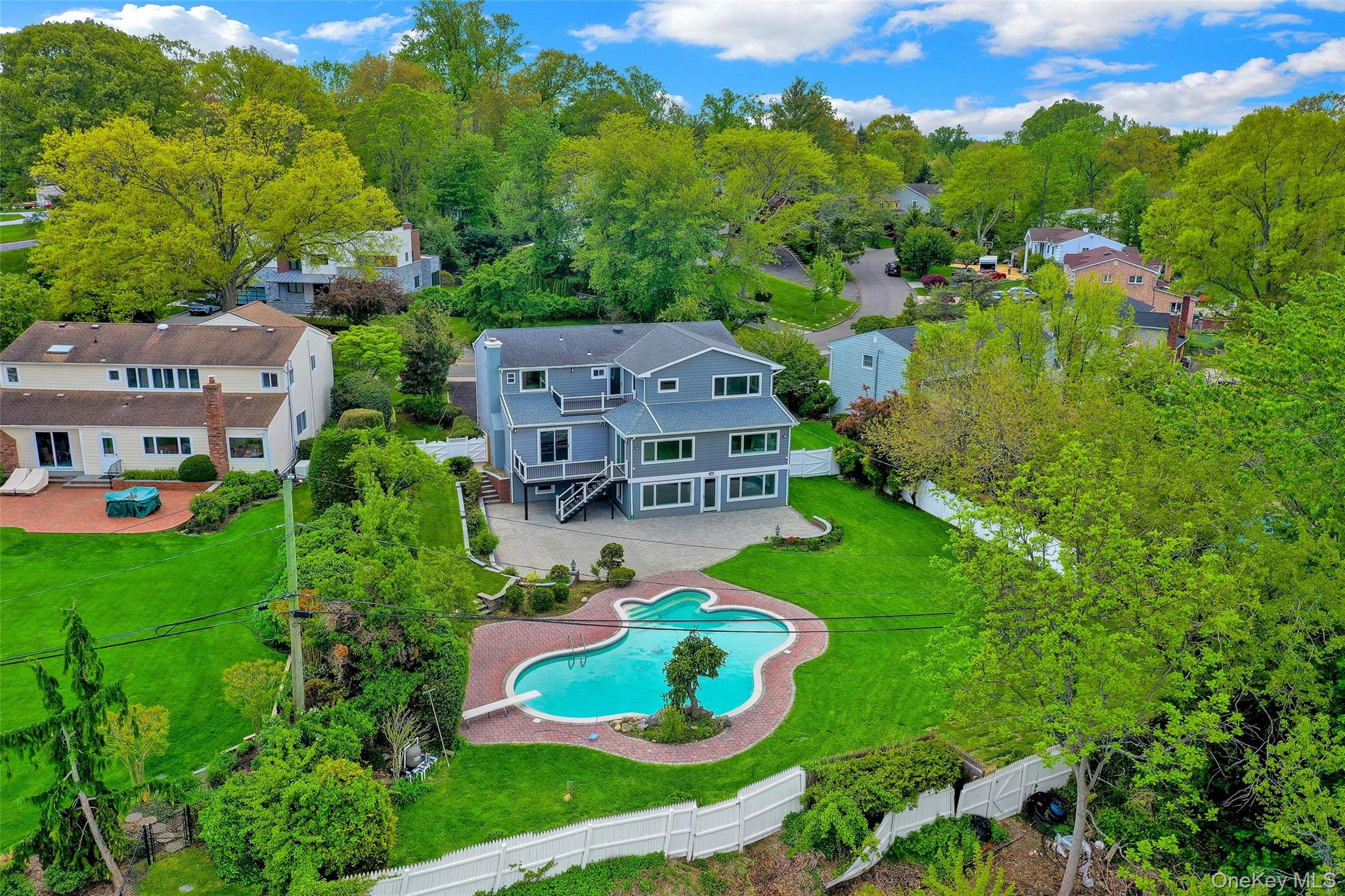52 Woodland Road Roslyn, NY 11576 - Photo 45 of 50 Aerial