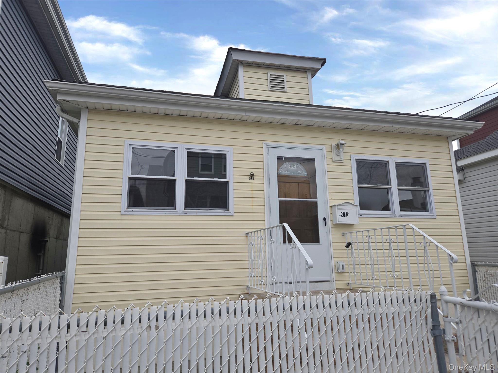 20 West 10th Road Queens, NY 11693 - Photo 1 of 22