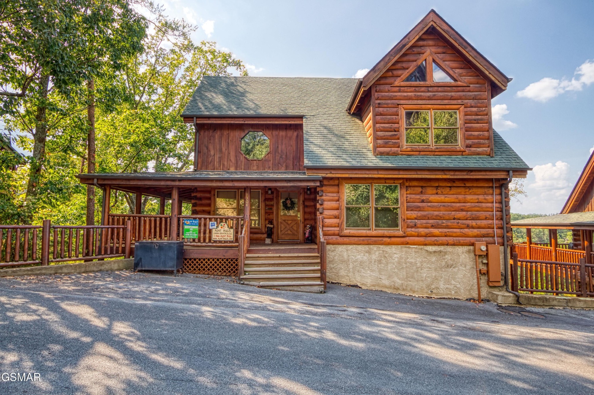 1304 Timberwolf Way Sevierville, TN 37876 - Photo 2 of 28 Gallery Image 2