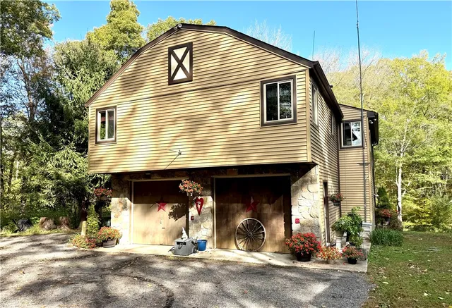 $465,000 | 550 Twin Brook Lane, Coventry, RI 02816