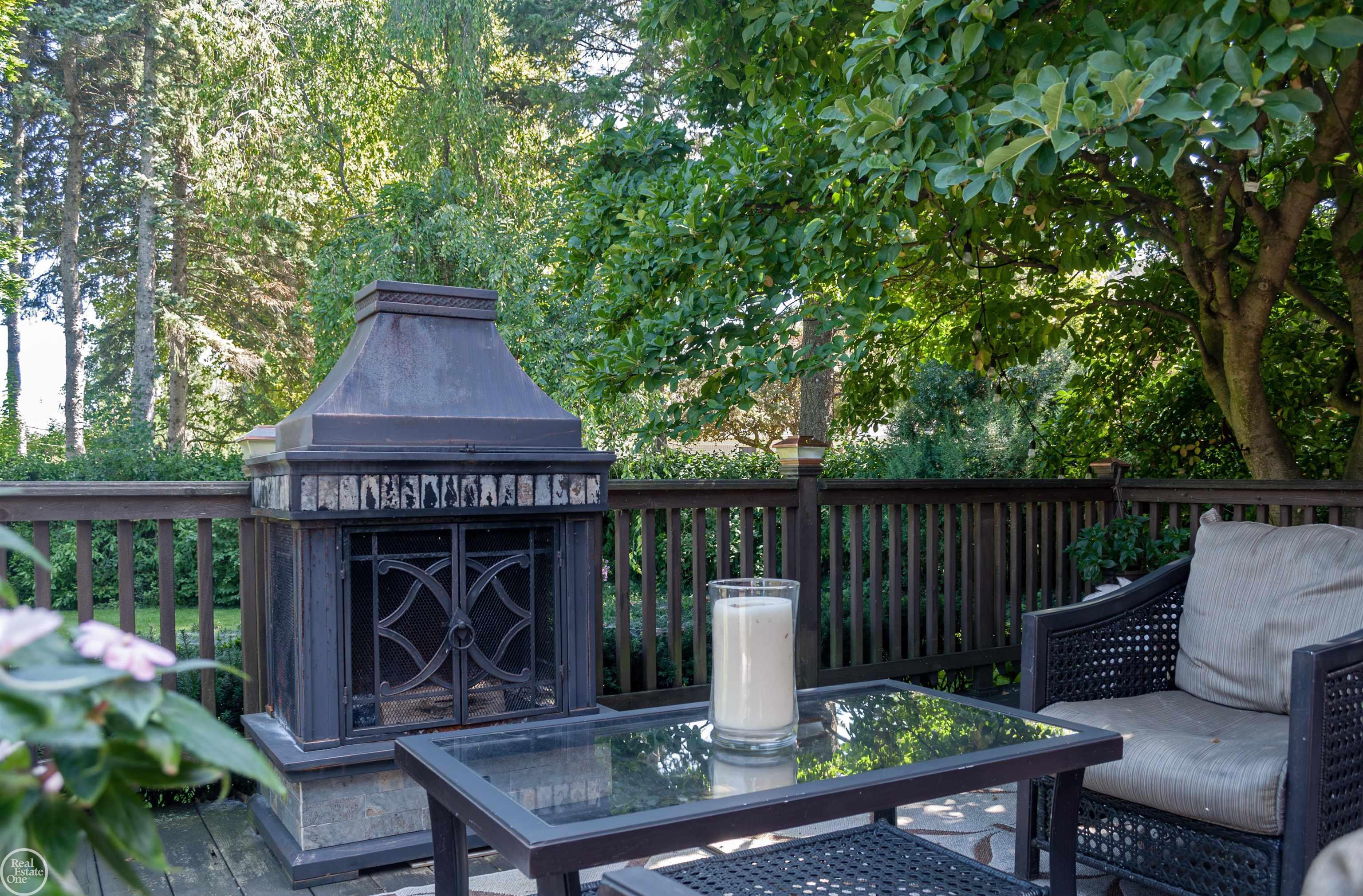 738 Ballantyne Road Grosse Pointe, MI 48236 - Photo 45 of 51 50154808-718d2bd4-4b2b-4205-bd80-d2751fee0619.JPG