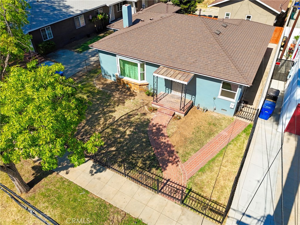 3841 Locust Street Riverside, CA 92501 - Photo 50 of 57 a view of a backyard with plants