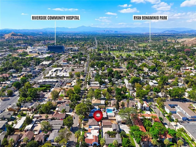 $2,500 | 3841 Locust Street, Riverside, CA 92501