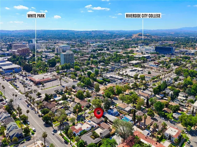 $2,500 | 3841 Locust Street, Riverside, CA 92501