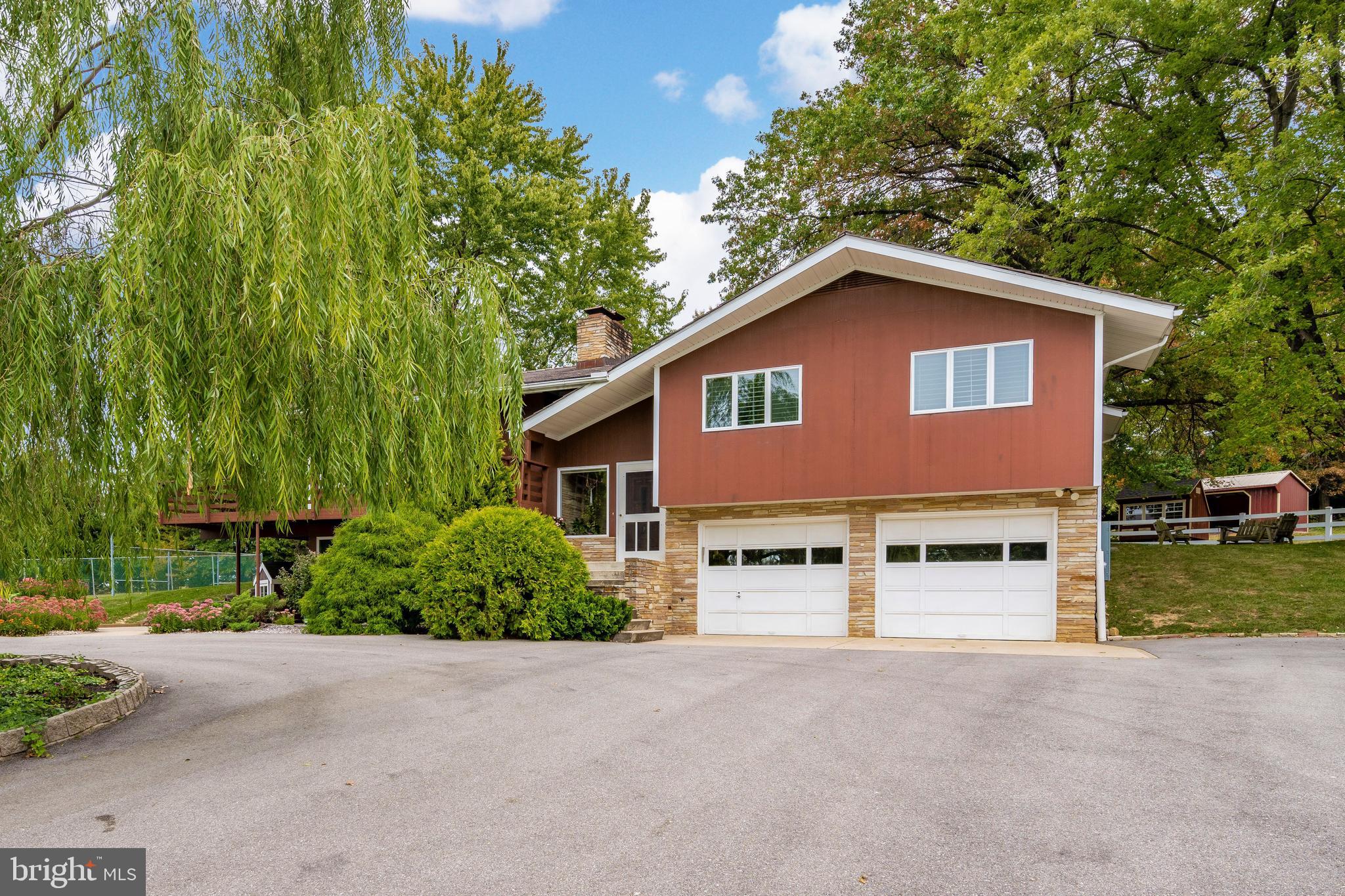 23036 Foxville Road Smithsburg, MD 21783 - Photo 4 of 135 attached 2 bay garage