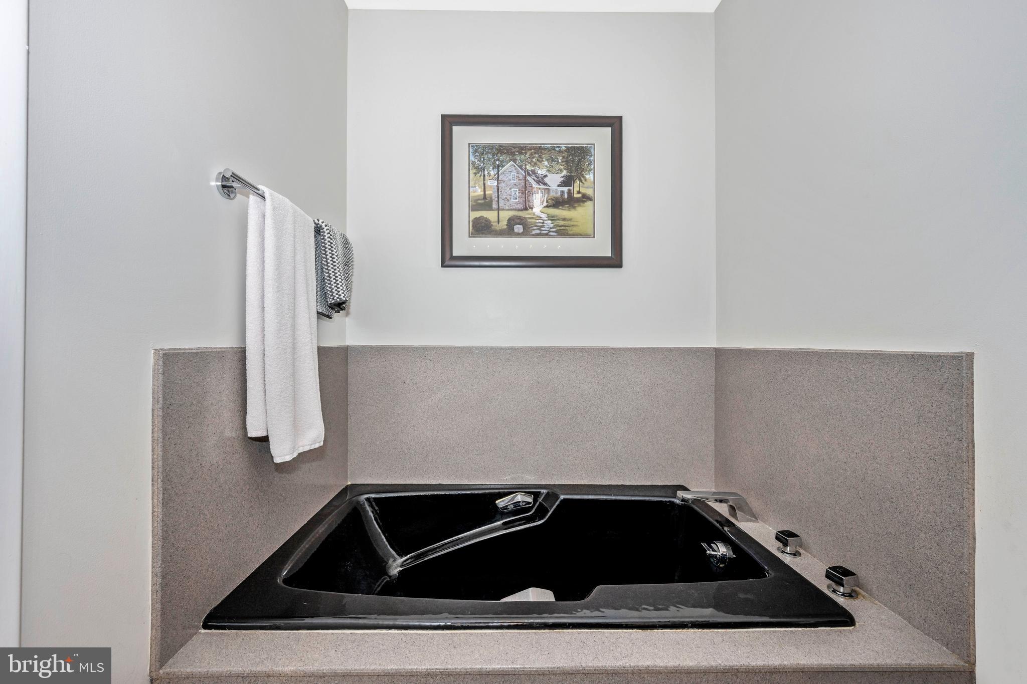 23036 Foxville Road Smithsburg, MD 21783 - Photo 32 of 135 bath for bedrooms 2/3