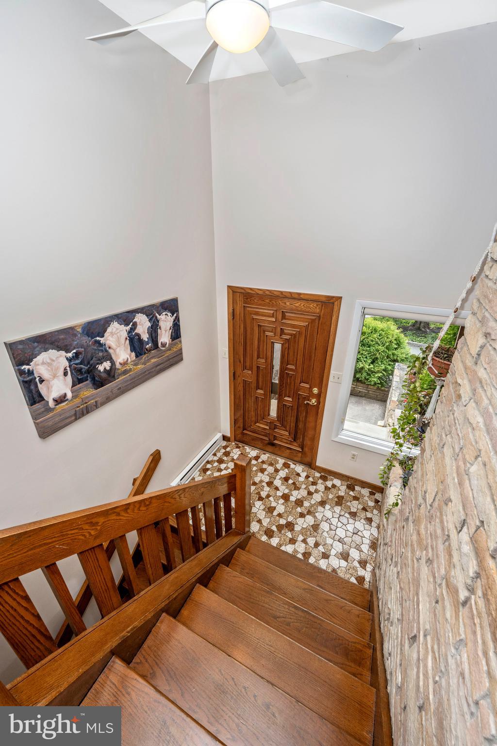 23036 Foxville Road Smithsburg, MD 21783 - Photo 5 of 135 entrance foyer