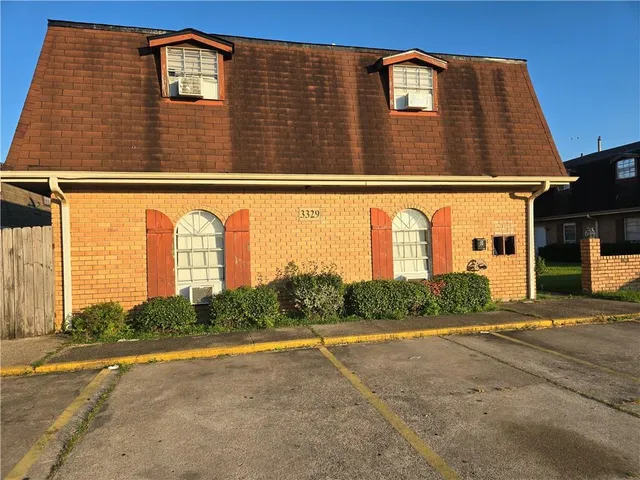$1,100 | Undisclosed Address, Chalmette, LA 70043
