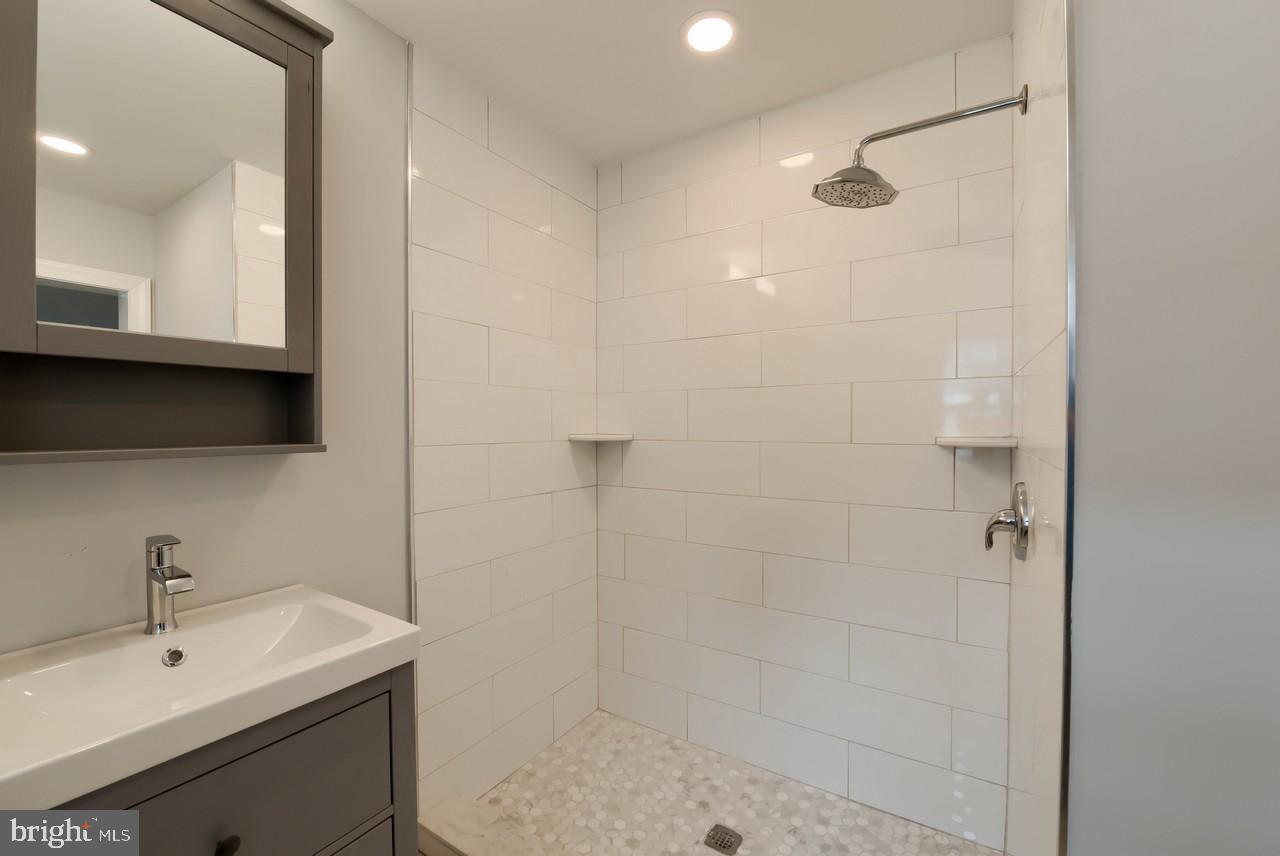 6932 Cresheim Road Philadelphia, PA 19119 - Photo 24 of 36 Gallery Image 24