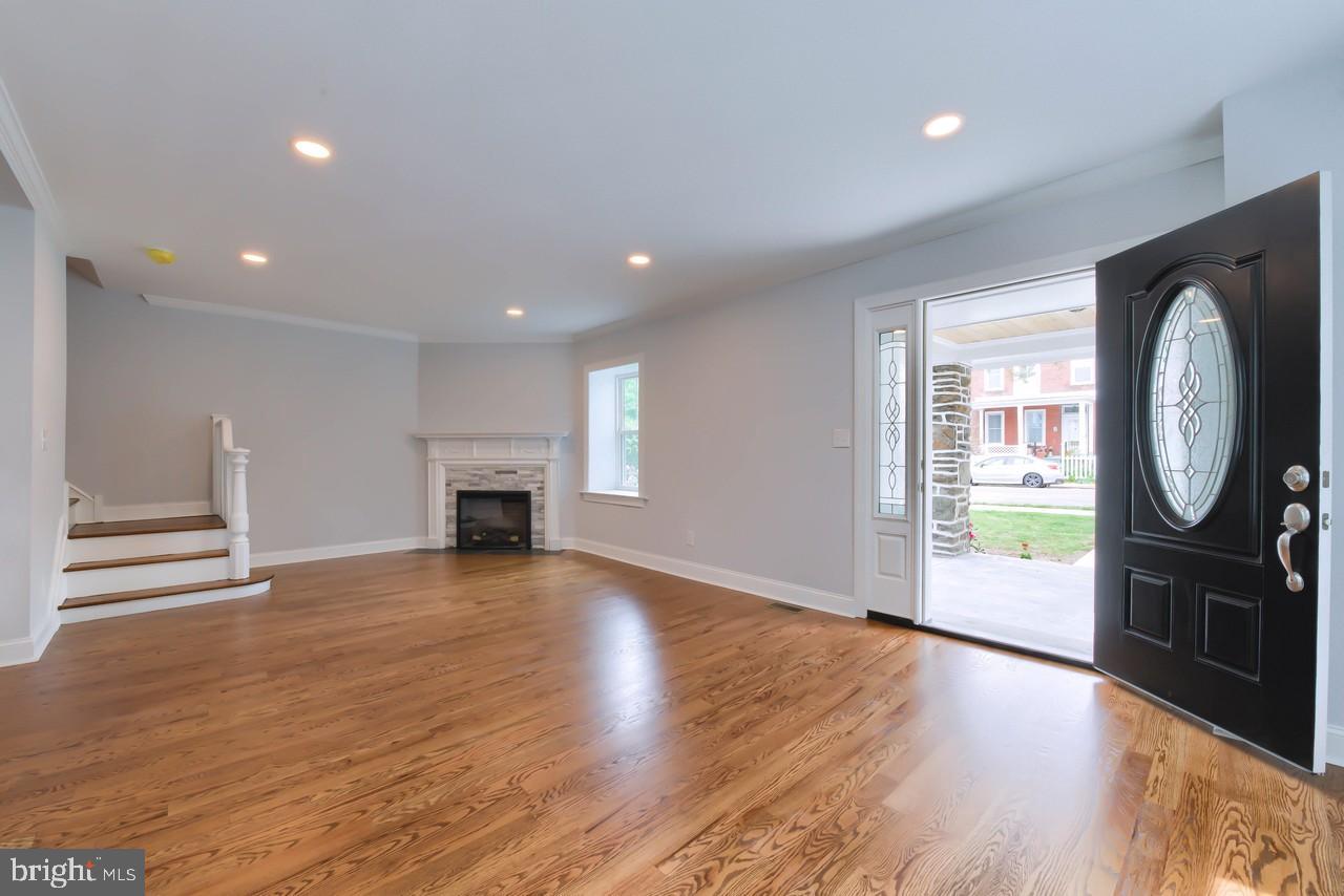 6932 Cresheim Road Philadelphia, PA 19119 - Photo 4 of 36 Gallery Image 4